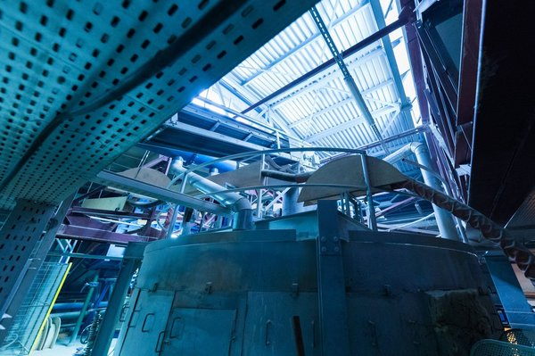 Quelles innovations technologiques peuvent aider les entreprises de services de transport maritime à optimiser leurs routes ?