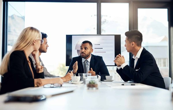 Comment une entreprise peut-elle se préparer juridiquement à une expansion internationale?